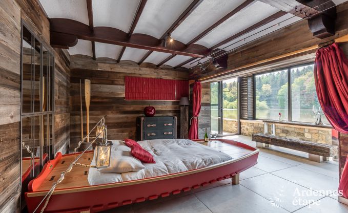 Chalet romantique au bord de l'eau pour 2 personnes  Momignies