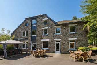 Villa de groupe avec piscine pour 28 pers.  Houffalize (Ardenne)