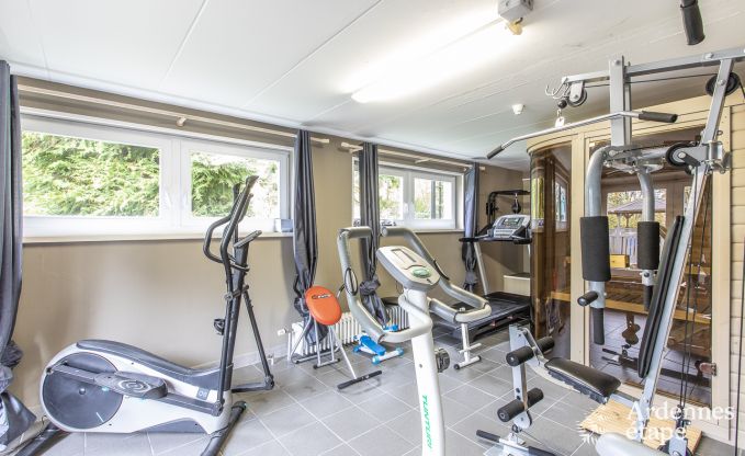 Escapade en pleine nature en Ardenne : Villa spacieuse � Houffalize (Nadrin) pour 28 personnes avec nombreux �quipements et services, animaux bienvenus