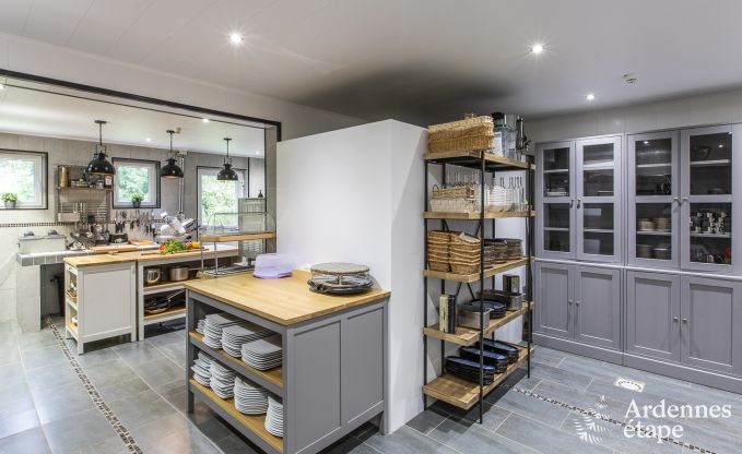 Escapade en pleine nature en Ardenne : Villa spacieuse � Houffalize (Nadrin) pour 28 personnes avec nombreux �quipements et services, animaux bienvenus