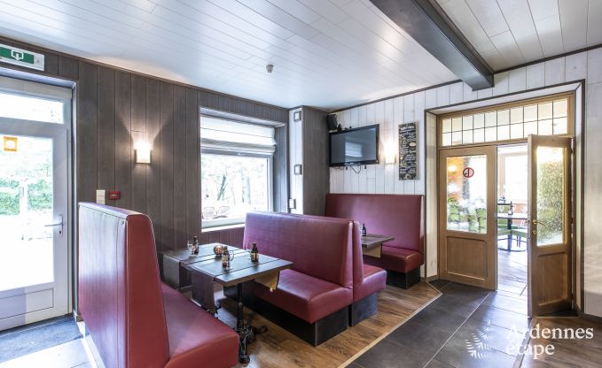 Escapade en pleine nature en Ardenne : Villa spacieuse � Houffalize (Nadrin) pour 28 personnes avec nombreux �quipements et services, animaux bienvenus