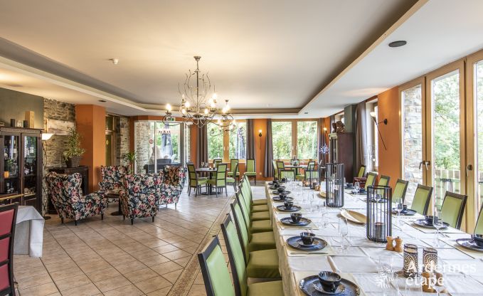 Escapade en pleine nature en Ardenne : Villa spacieuse � Houffalize (Nadrin) pour 28 personnes avec nombreux �quipements et services, animaux bienvenus