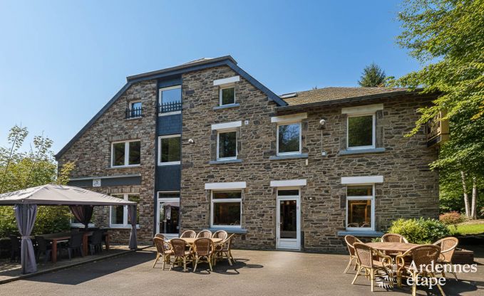 Escapade en pleine nature en Ardenne : Villa spacieuse � Houffalize (Nadrin) pour 28 personnes avec nombreux �quipements et services, animaux bienvenus