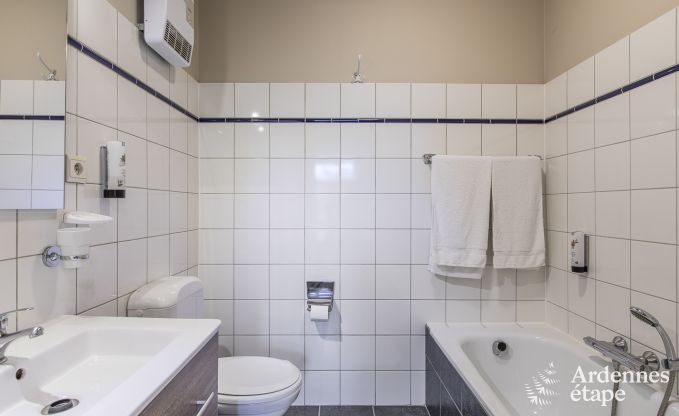 Escapade en pleine nature en Ardenne : Villa spacieuse � Houffalize (Nadrin) pour 28 personnes avec nombreux �quipements et services, animaux bienvenus