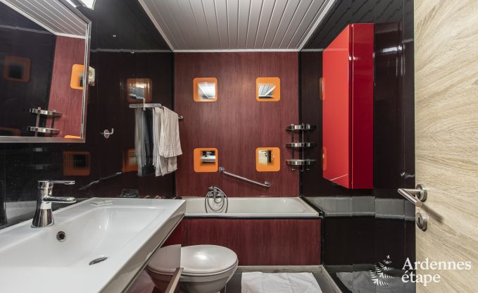 Escapade en pleine nature en Ardenne : Villa spacieuse � Houffalize (Nadrin) pour 18 personnes avec nombreux �quipements et services, animaux bienvenus