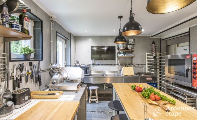 Escapade en pleine nature en Ardenne : Villa spacieuse � Houffalize (Nadrin) pour 18 personnes avec nombreux �quipements et services, animaux bienvenus