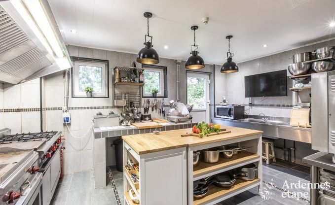 Escapade en pleine nature en Ardenne : Villa spacieuse � Houffalize (Nadrin) pour 18 personnes avec nombreux �quipements et services, animaux bienvenus