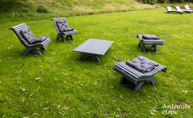 Grande villa au bord de l'eau � Namur pour 25 personnes avec 8 chambres et salles de bains, jardin priv� et cuisine �quip�e professionnellement