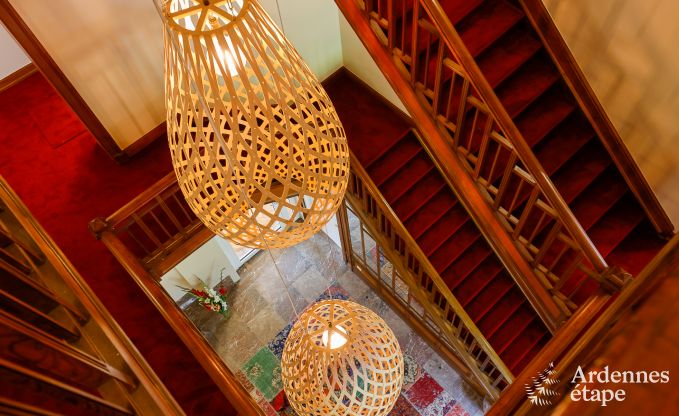 Grande villa au bord de l'eau � Namur pour 25 personnes avec 8 chambres et salles de bains, jardin priv� et cuisine �quip�e professionnellement