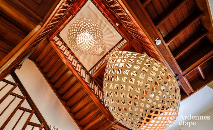 Grande villa au bord de l'eau � Namur pour 25 personnes avec 8 chambres et salles de bains, jardin priv� et cuisine �quip�e professionnellement