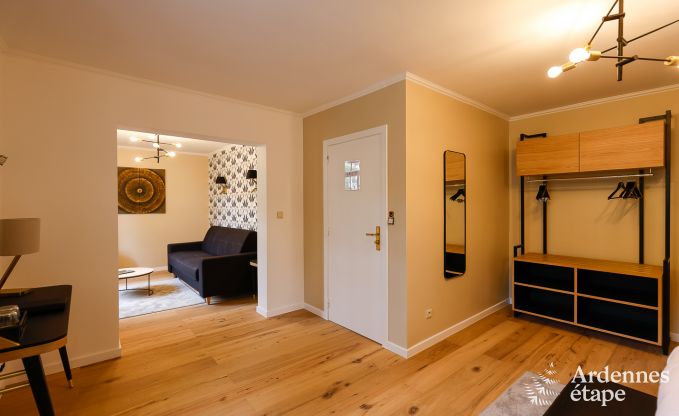 Grande villa au bord de l'eau � Namur pour 25 personnes avec 8 chambres et salles de bains, jardin priv� et cuisine �quip�e professionnellement