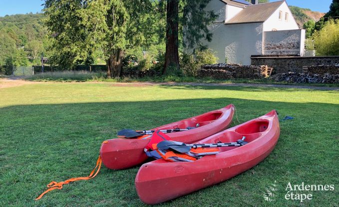 Grande villa au bord de l'eau � Namur pour 25 personnes avec 8 chambres et salles de bains, jardin priv� et cuisine �quip�e professionnellement