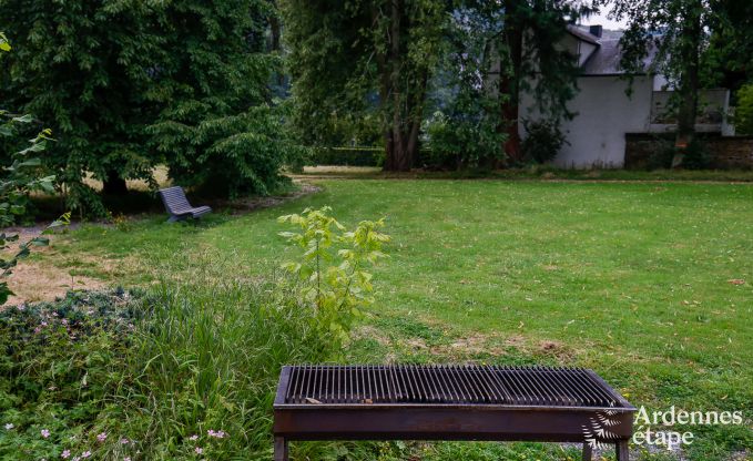 Grande villa au bord de l'eau � Namur pour 25 personnes avec 8 chambres et salles de bains, jardin priv� et cuisine �quip�e professionnellement