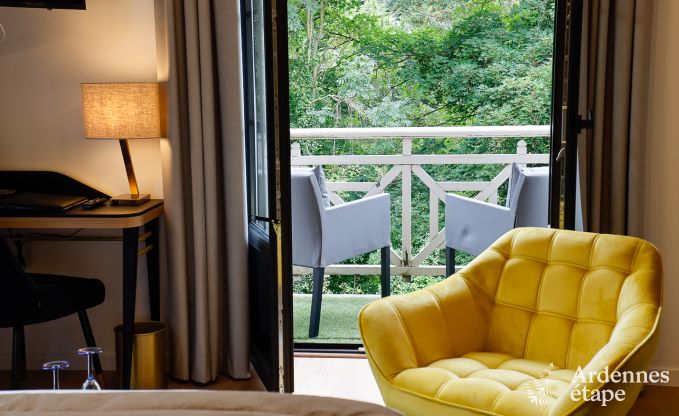 Grande villa au bord de l'eau � Namur pour 25 personnes avec 8 chambres et salles de bains, jardin priv� et cuisine �quip�e professionnellement