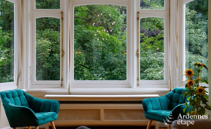 Grande villa au bord de l'eau � Namur pour 25 personnes avec 8 chambres et salles de bains, jardin priv� et cuisine �quip�e professionnellement