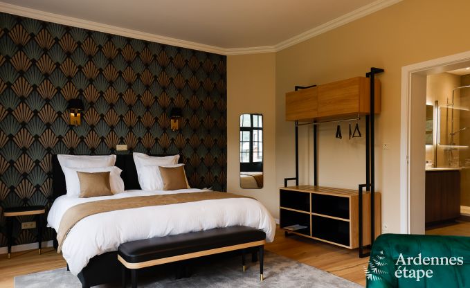 Grande villa au bord de l'eau � Namur pour 25 personnes avec 8 chambres et salles de bains, jardin priv� et cuisine �quip�e professionnellement