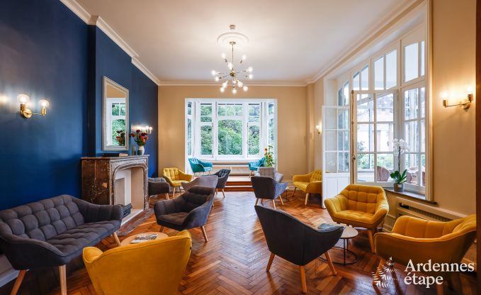 Grande villa au bord de l'eau � Namur pour 25 personnes avec 8 chambres et salles de bains, jardin priv� et cuisine �quip�e professionnellement