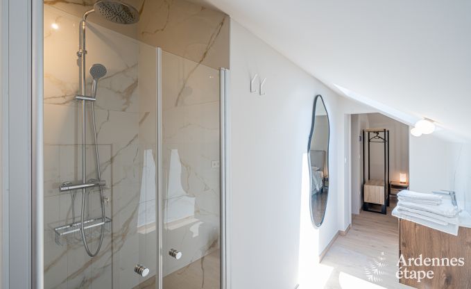 Villa luxueuse  Nassogne avec jacuzzi, 6 chambres et 6 salles de bains