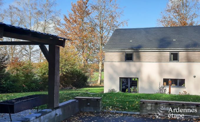 Maison de vacances confortable � Neufch�teau, id�ale pour 15 personnes, avec jacuzzi, sauna et �quipements de jeu