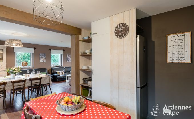 Maison de vacances confortable � Neufch�teau, id�ale pour 15 personnes, avec jacuzzi, sauna et �quipements de jeu