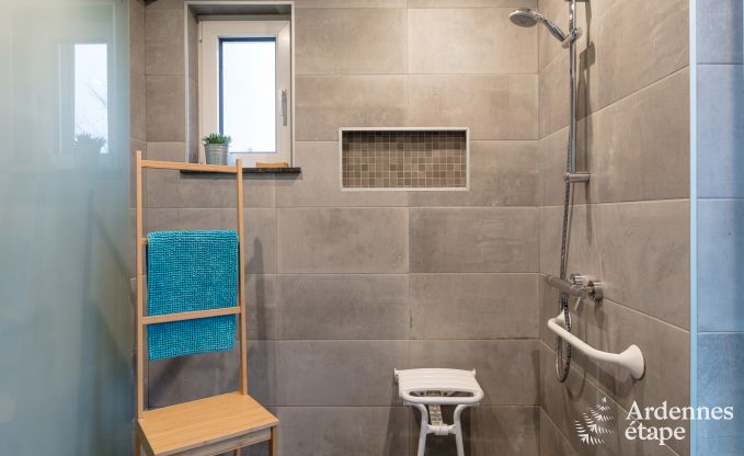 Maison de vacances confortable � Neufch�teau, id�ale pour 15 personnes, avec jacuzzi, sauna et �quipements de jeu