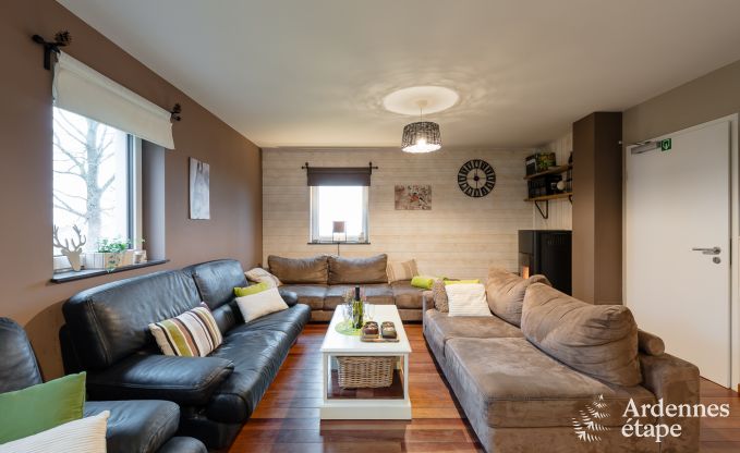 Maison de vacances confortable � Neufch�teau, id�ale pour 15 personnes, avec jacuzzi, sauna et �quipements de jeu