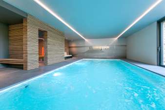 Maison de vacances pour 4/6 personnes avec piscine intérieure à Ohey