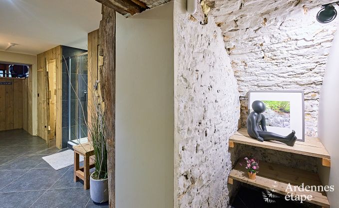 Maison de vacances � Onhaye avec piscine, jacuzzi, sauna et salles de jeux pour 14 personnes pr�s de Dinant