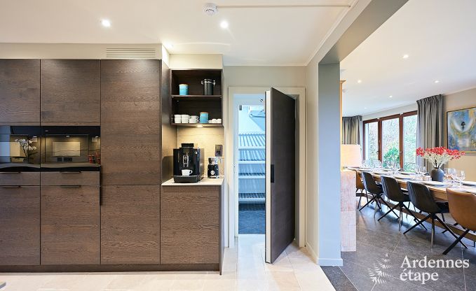 Maison de vacances � Onhaye avec piscine, jacuzzi, sauna et salles de jeux pour 14 personnes pr�s de Dinant