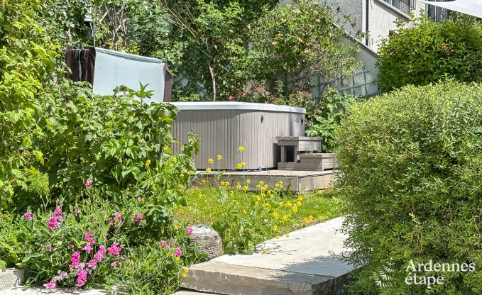 Maison de vacances � Onhaye avec piscine, jacuzzi, sauna et salles de jeux pour 14 personnes pr�s de Dinant