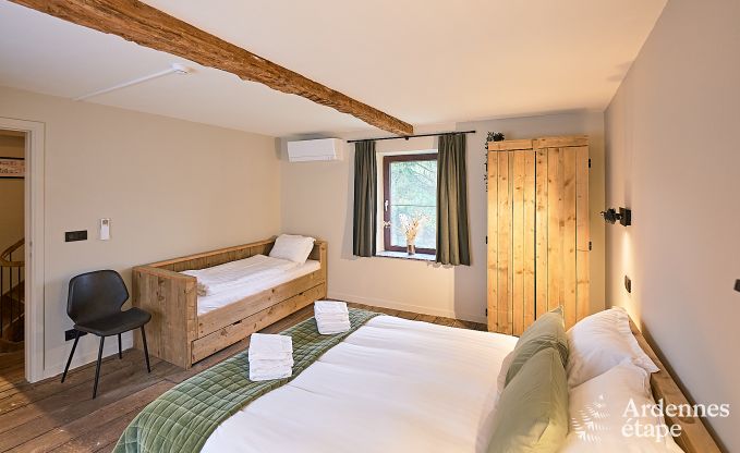 Maison de vacances � Onhaye avec piscine, jacuzzi, sauna et salles de jeux pour 14 personnes pr�s de Dinant