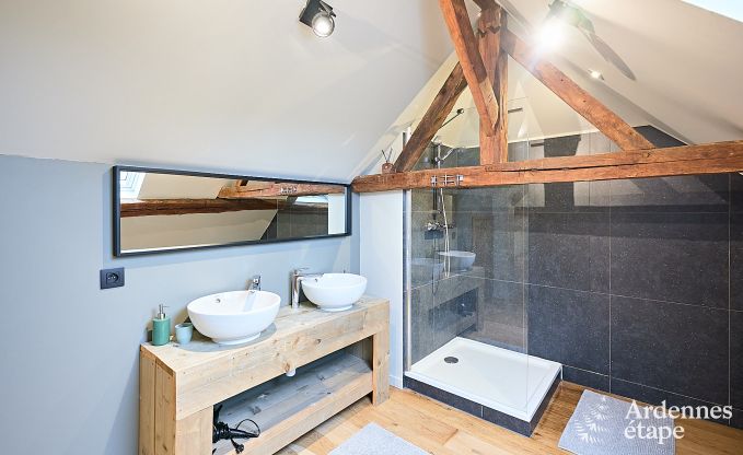 Maison de vacances � Onhaye avec piscine, jacuzzi, sauna et salles de jeux pour 14 personnes pr�s de Dinant