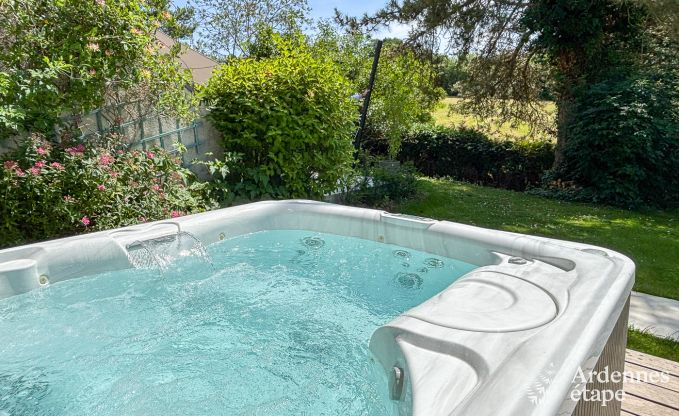 Maison de vacances � Onhaye avec piscine, jacuzzi, sauna et salles de jeux pour 14 personnes pr�s de Dinant
