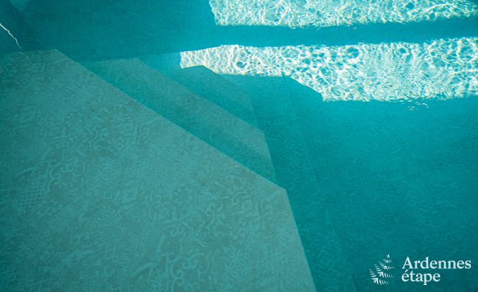 Chteau de luxe pour 30 personnes  Ouffet avec 14 chambres, 12 salles de bains, piscine intrieure, sauna et jardin priv