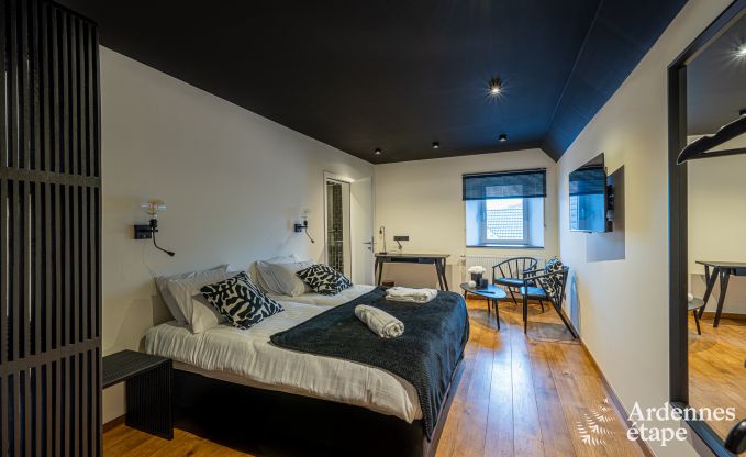 Chteau de luxe pour 30 personnes  Ouffet avec 14 chambres, 12 salles de bains, piscine intrieure, sauna et jardin priv