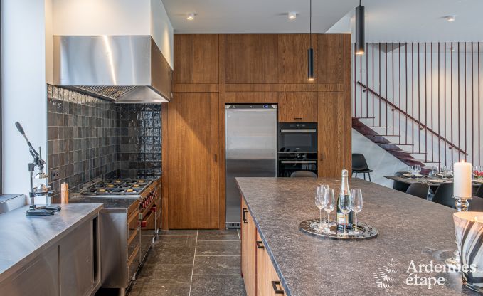 Chteau de luxe pour 30 personnes  Ouffet avec 14 chambres, 12 salles de bains, piscine intrieure, sauna et jardin priv