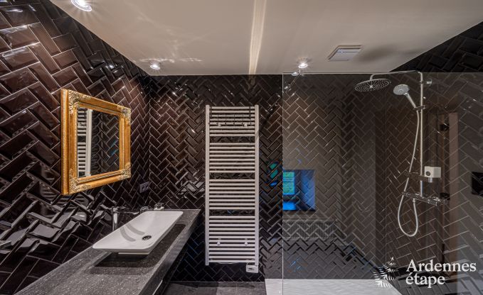 Chteau de luxe pour 30 personnes  Ouffet avec 14 chambres, 12 salles de bains, piscine intrieure, sauna et jardin priv