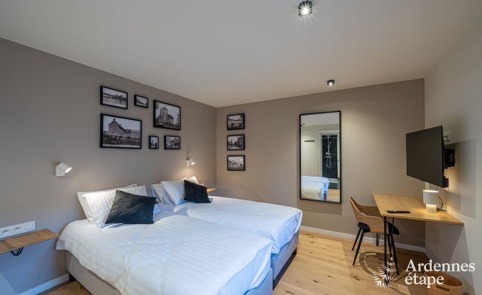 Chteau de luxe pour 30 personnes  Ouffet avec 14 chambres, 12 salles de bains, piscine intrieure, sauna et jardin priv