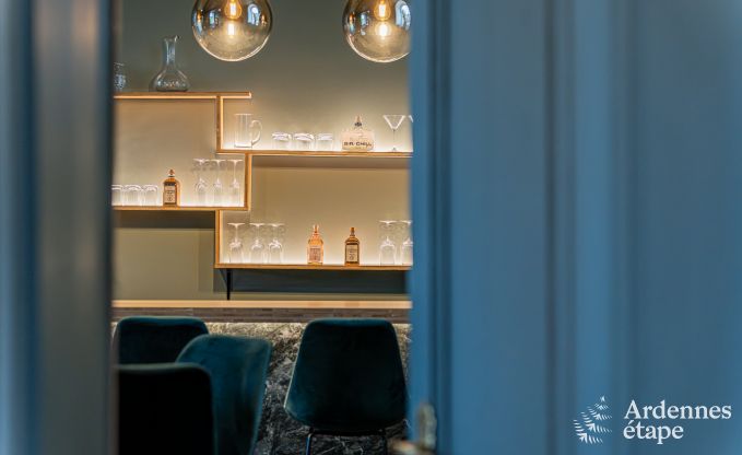 Chteau de luxe pour 30 personnes  Ouffet avec 14 chambres, 12 salles de bains, piscine intrieure, sauna et jardin priv