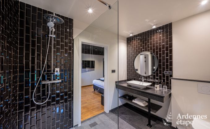 Chteau de luxe pour 30 personnes  Ouffet avec 14 chambres, 12 salles de bains, piscine intrieure, sauna et jardin priv