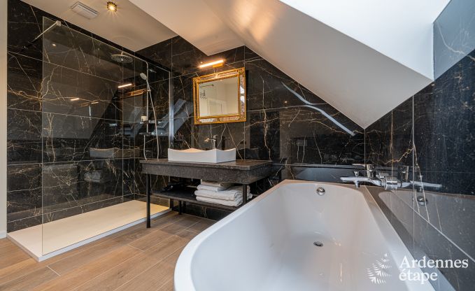 Chteau de luxe pour 30 personnes  Ouffet avec 14 chambres, 12 salles de bains, piscine intrieure, sauna et jardin priv