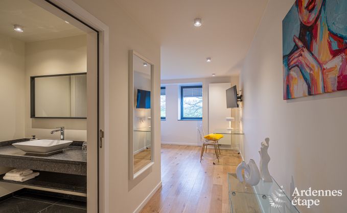 Chteau de luxe pour 30 personnes  Ouffet avec 14 chambres, 12 salles de bains, piscine intrieure, sauna et jardin priv