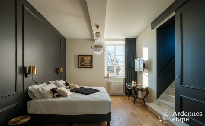 Chteau de luxe pour 30 personnes  Ouffet avec 14 chambres, 12 salles de bains, piscine intrieure, sauna et jardin priv