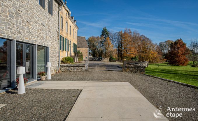 Chteau de luxe pour 30 personnes  Ouffet avec 14 chambres, 12 salles de bains, piscine intrieure, sauna et jardin priv