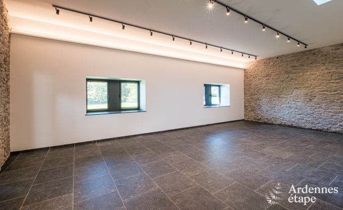 Chteau de luxe pour 30 personnes  Ouffet avec 14 chambres, 12 salles de bains, piscine intrieure, sauna et jardin priv