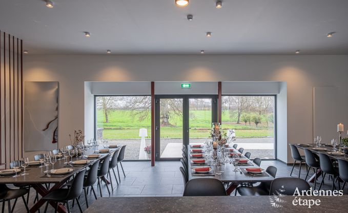 Chteau de luxe pour 30 personnes  Ouffet avec 14 chambres, 12 salles de bains, piscine intrieure, sauna et jardin priv