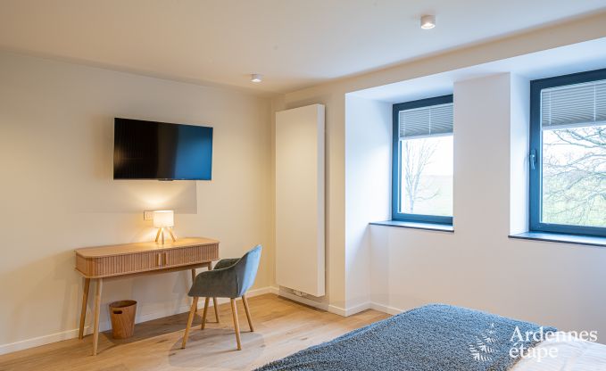 Chteau de luxe pour 30 personnes  Ouffet avec 14 chambres, 12 salles de bains, piscine intrieure, sauna et jardin priv