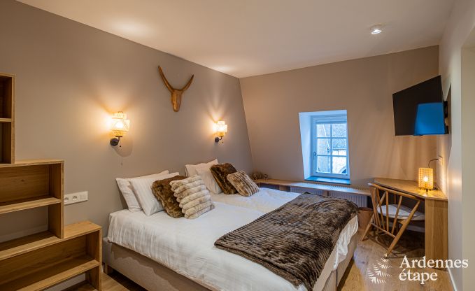 Chteau de luxe pour 30 personnes  Ouffet avec 14 chambres, 12 salles de bains, piscine intrieure, sauna et jardin priv