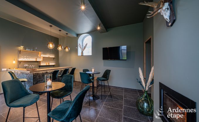 Chteau de luxe pour 30 personnes  Ouffet avec 14 chambres, 12 salles de bains, piscine intrieure, sauna et jardin priv