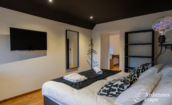 Chteau de luxe pour 30 personnes  Ouffet avec 14 chambres, 12 salles de bains, piscine intrieure, sauna et jardin priv